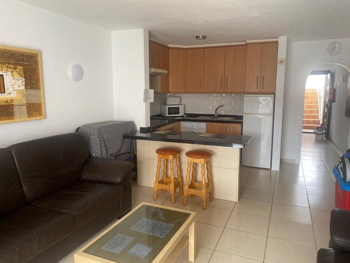 Apartments Victoria Court 1 6A2 Arona  Exterior photo